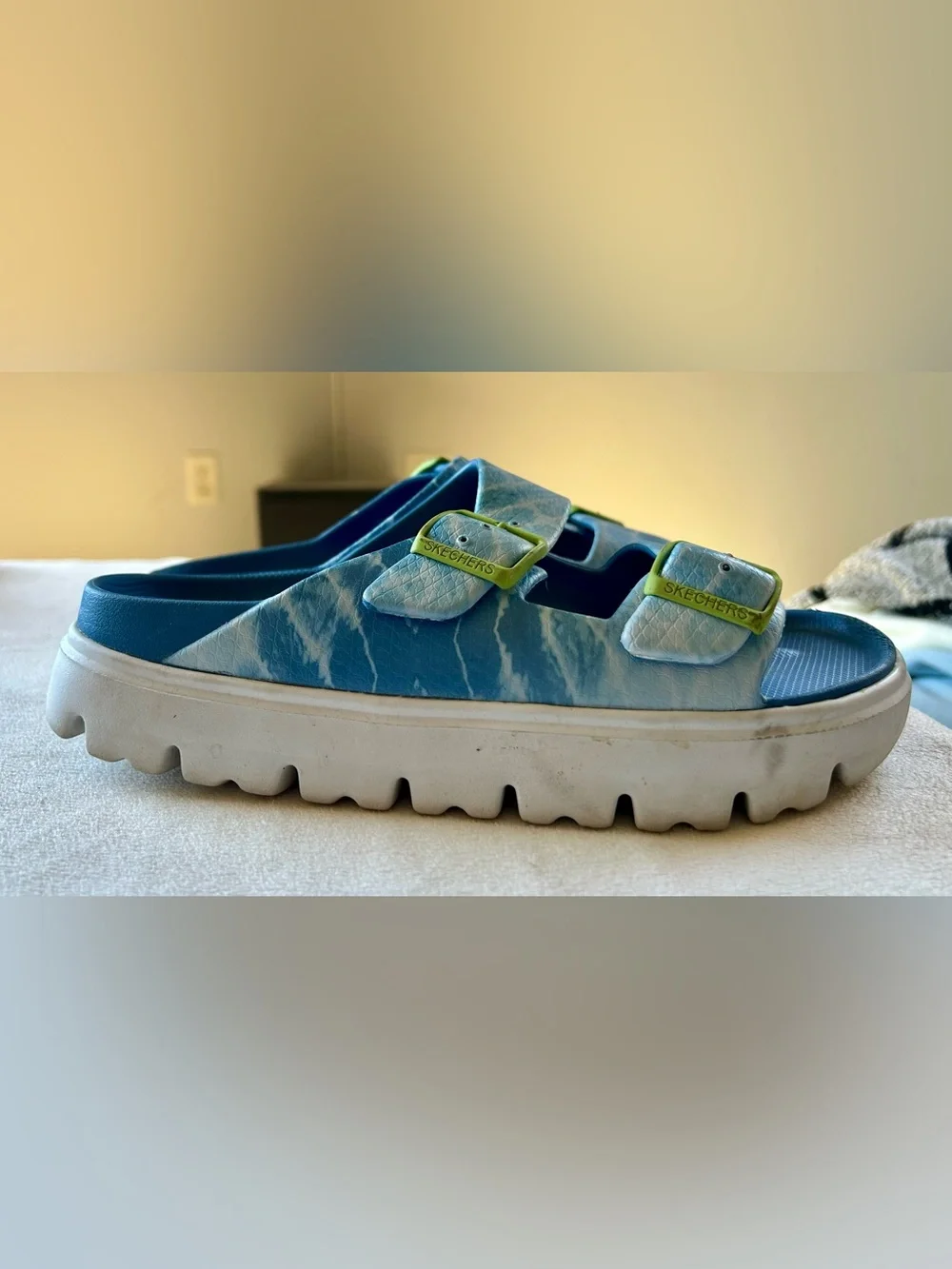 Sketchers Foamies Footsteps Blue Slide Sandals with Green Buckles Sz 11